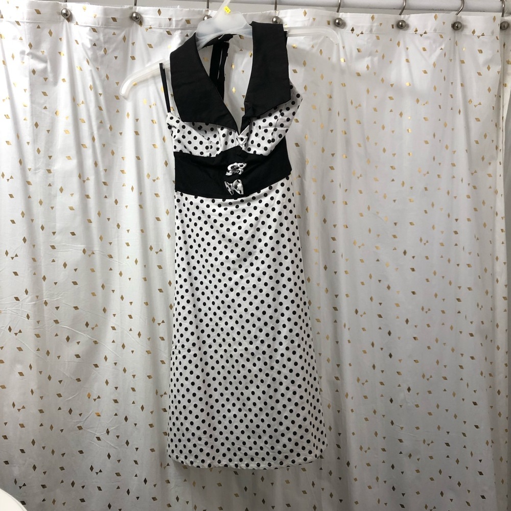 Halter, pin up style dress 👗